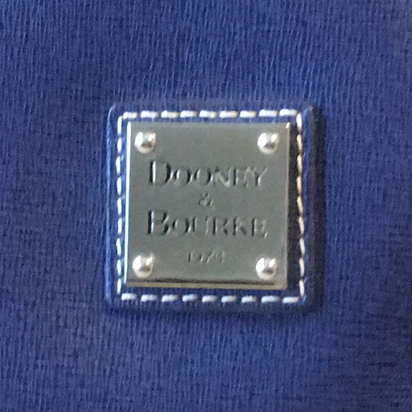 Like new Dooney & Bourke midnight blue purse - Picture 4 of 7